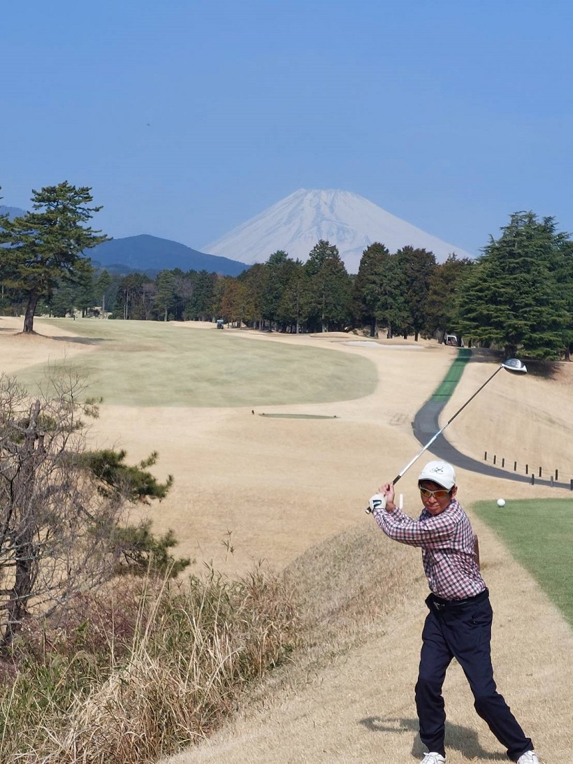 富士山麓で平日ゴルフ