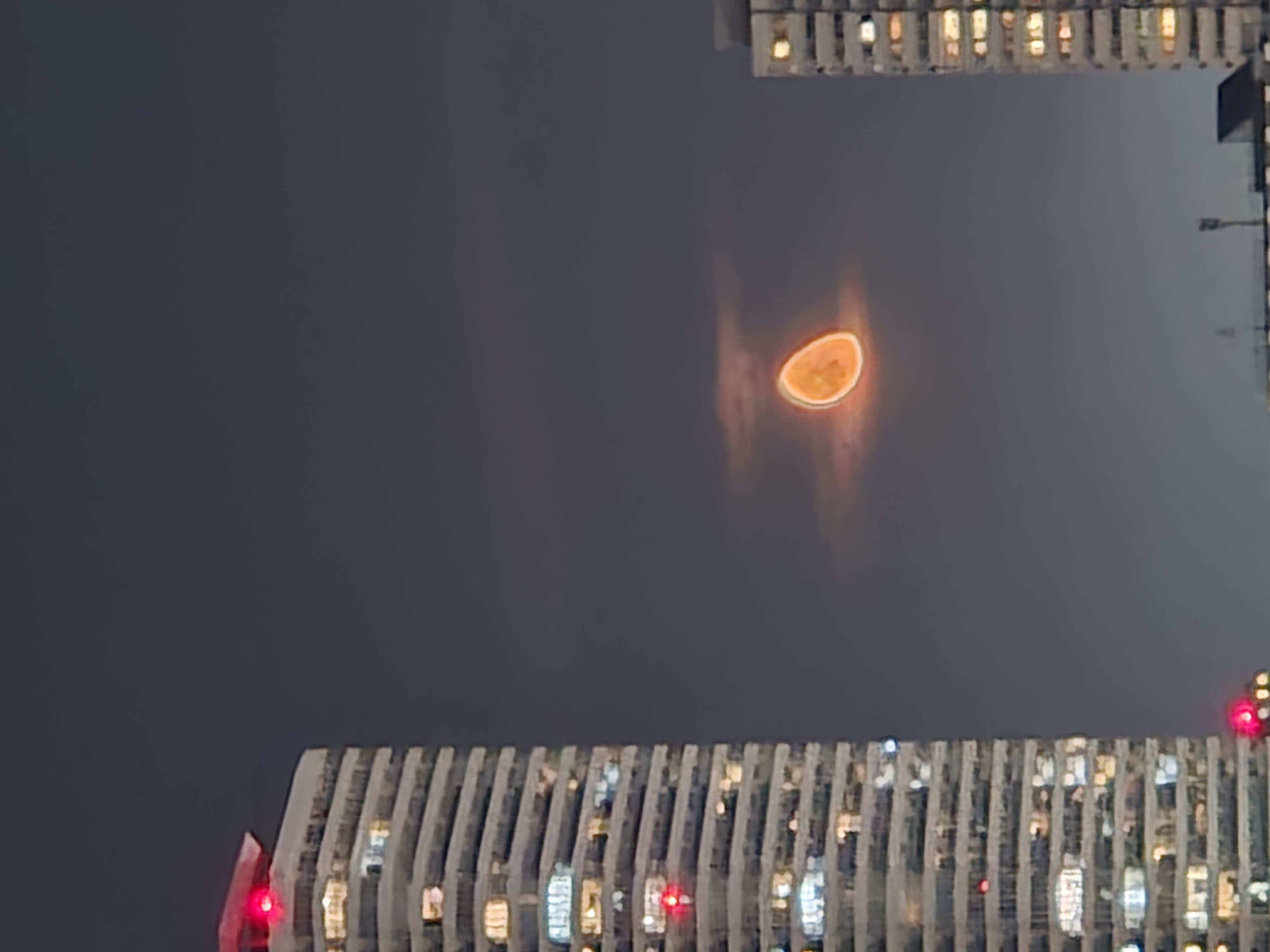 金のスポット価格上昇を示すグラフ