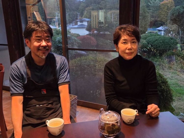 山里マガーリのおふたり